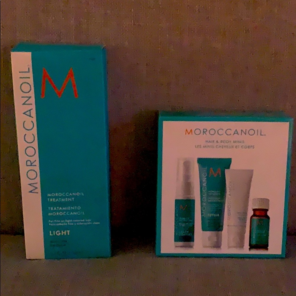 Moroccan oil Special Hair Treatment ( Light )